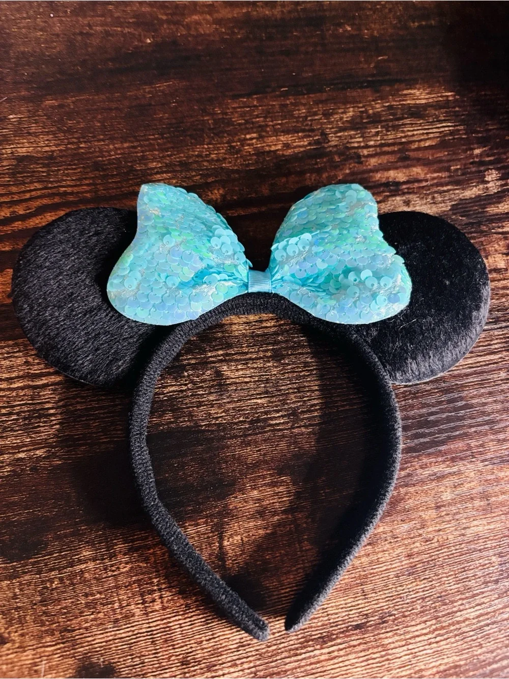 Disney Black Minnie Mouse Ears Headband with Aqua‎ Sequin Bow